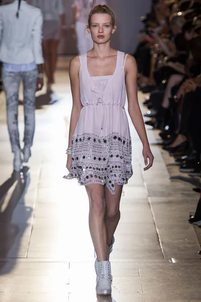 Look 18